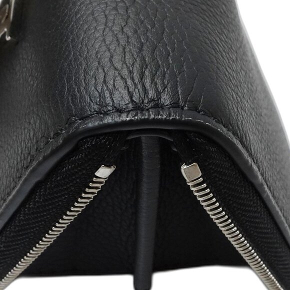 LOUIS VUITTON Black Leather Wallet - Picture 5 of 10